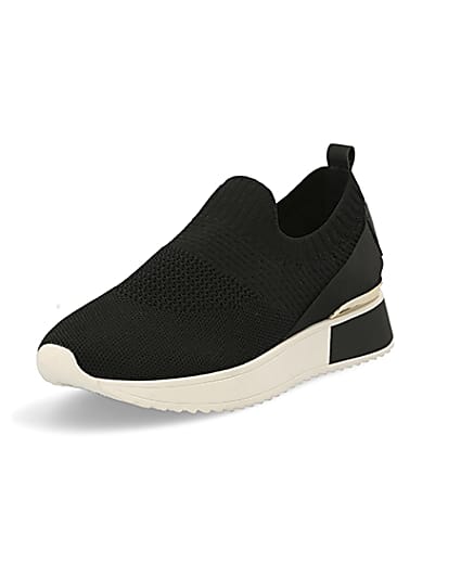 360 degree animation of product Black knitted runner trainers frame-0