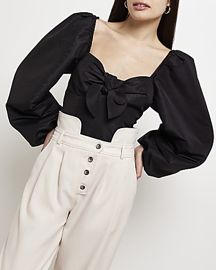 Black knot front top