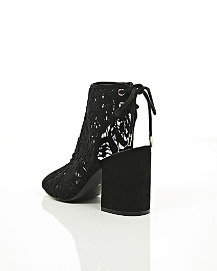360 degree animation of product Black lace mesh block heel shoe boots frame-18