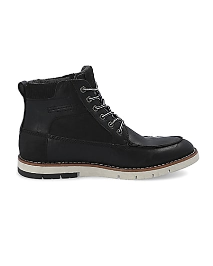 360 degree animation of product Black lace-up contrast sole boot frame-18