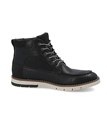 360 degree animation of product Black lace-up contrast sole boot frame-19