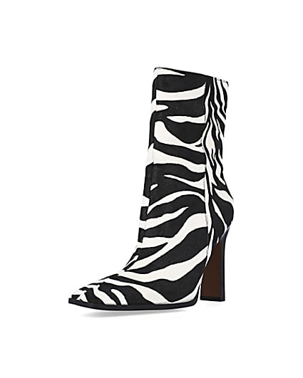 360 degree animation of product Black leather animal print heeled ankle boots frame-0