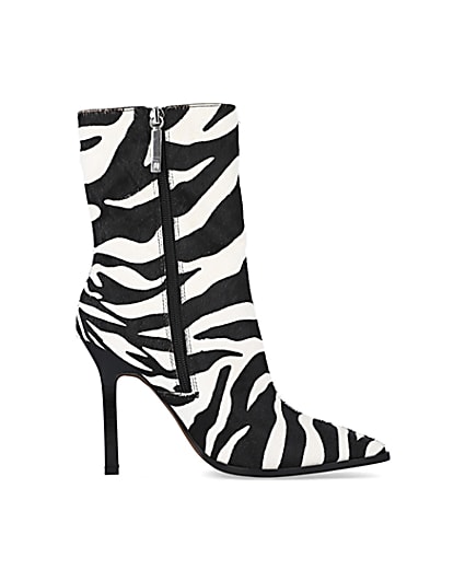360 degree animation of product Black leather animal print heeled ankle boots frame-15