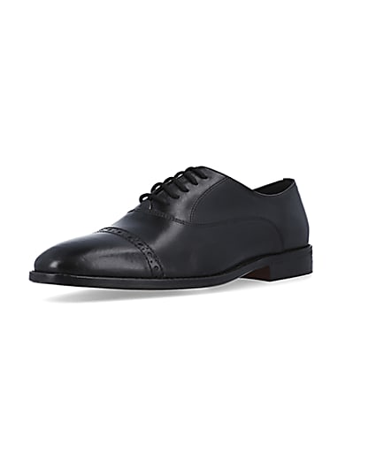 360 degree animation of product Black leather brogue oxford shoes frame-0