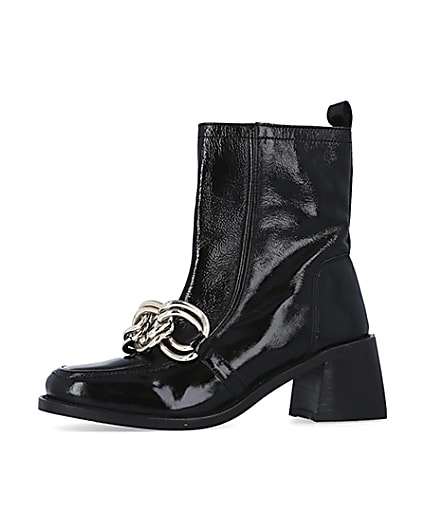 360 degree animation of product Black leather chain ankle boots frame-2