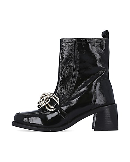 360 degree animation of product Black leather chain ankle boots frame-3