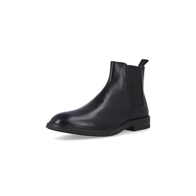 360 degree animation of product Black leather Chelsea boots frame-0