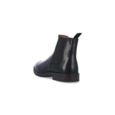 360 degree animation of product Black leather Chelsea boots frame-7