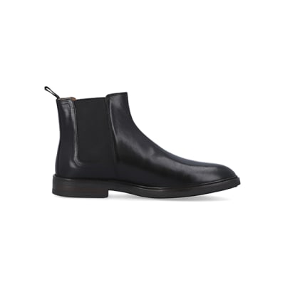 360 degree animation of product Black leather Chelsea boots frame-15