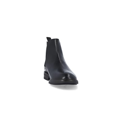 360 degree animation of product Black leather Chelsea boots frame-20