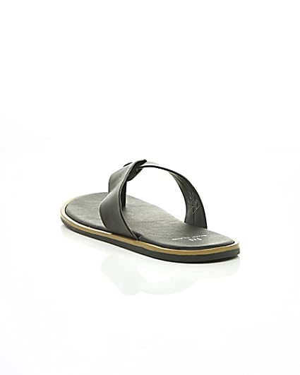 360 degree animation of product Black leather flip flop frame-17