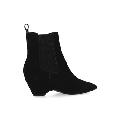 Black leather kitten heel hot sale boots