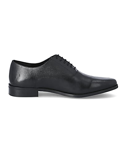 360 degree animation of product Black leather lace-up Oxford brogues frame-15