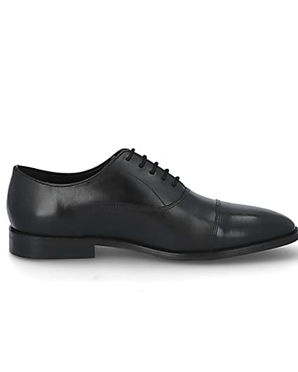 360 degree animation of product Black leather lace-up Oxford frame-15