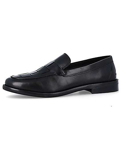360 degree animation of product Black leather loafers frame-2
