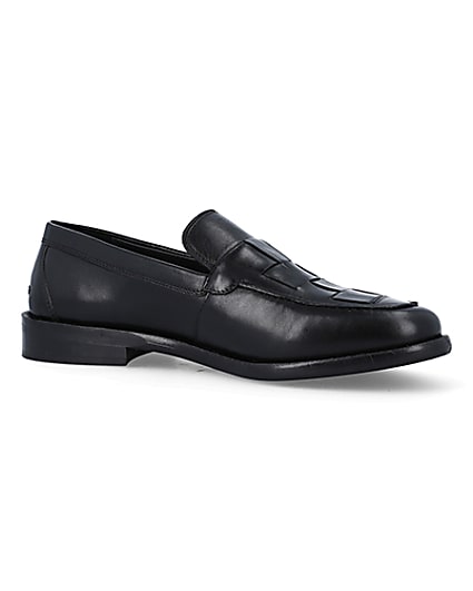 360 degree animation of product Black leather loafers frame-17