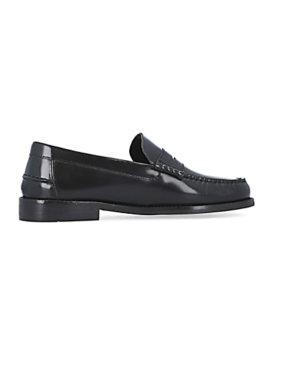 360 degree animation of product Black Leather Loafers frame-14