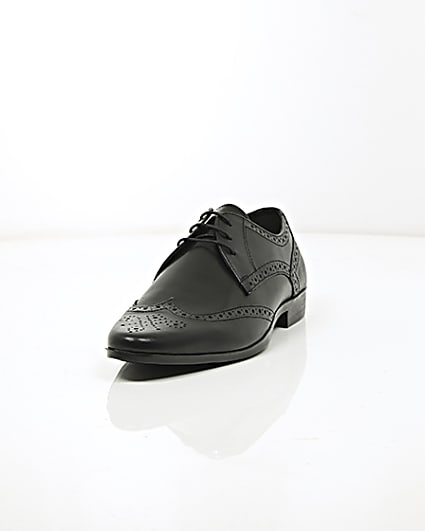 360 degree animation of product Black leather pointed brogues frame-2
