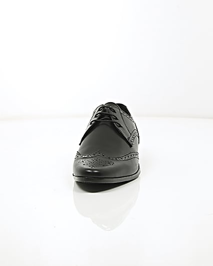 360 degree animation of product Black leather pointed brogues frame-3