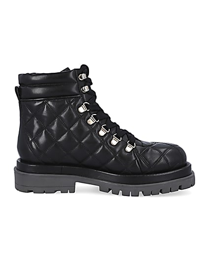 360 degree animation of product Black leather quilted hiking boots frame-15