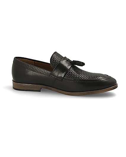 360 degree animation of product Black leather textured tassel loafers frame-16
