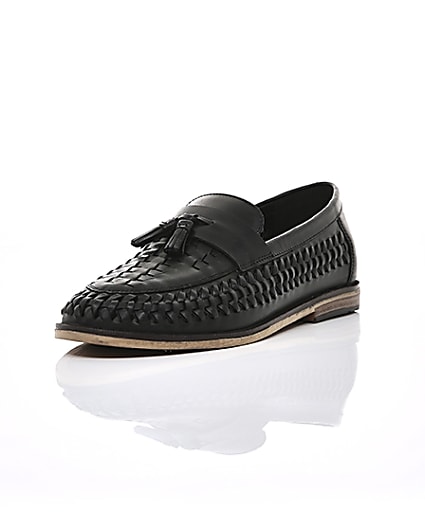 360 degree animation of product Black leather woven tassel loafers frame-1