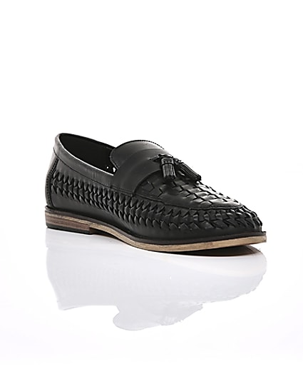 360 degree animation of product Black leather woven tassel loafers frame-6
