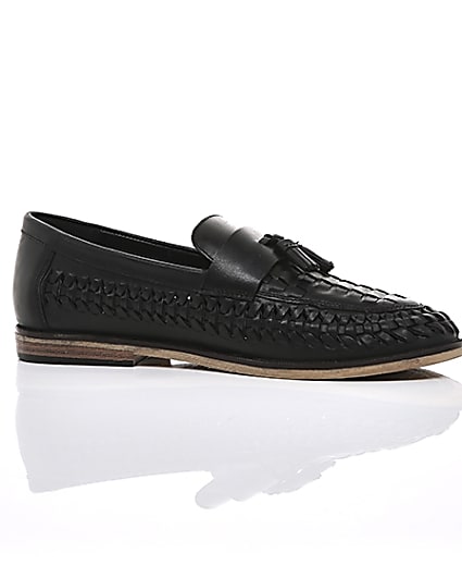 360 degree animation of product Black leather woven tassel loafers frame-8