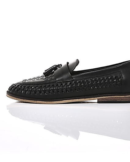 360 degree animation of product Black leather woven tassel loafers frame-21