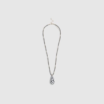 Black Long Shell Pendant Necklace