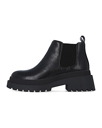 360 degree animation of product Black low ankle chelsea boots frame-3