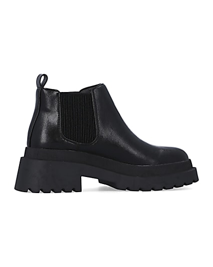 360 degree animation of product Black low ankle chelsea boots frame-14