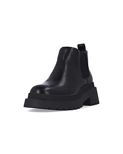 360 degree animation of product Black low ankle chelsea boots frame-23