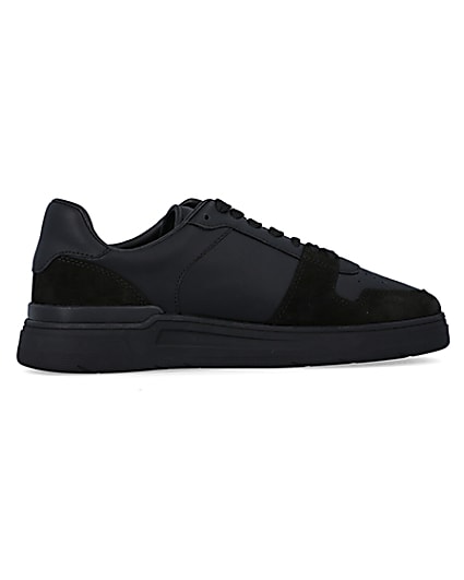 360 degree animation of product Black low top trainers frame-14