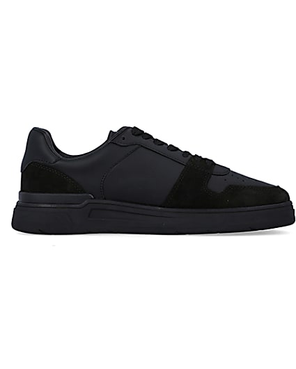 360 degree animation of product Black low top trainers frame-15