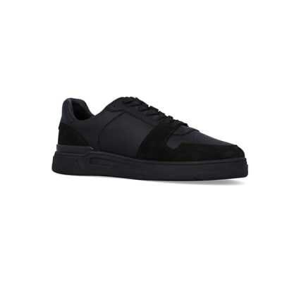 360 degree animation of product Black low top trainers frame-17
