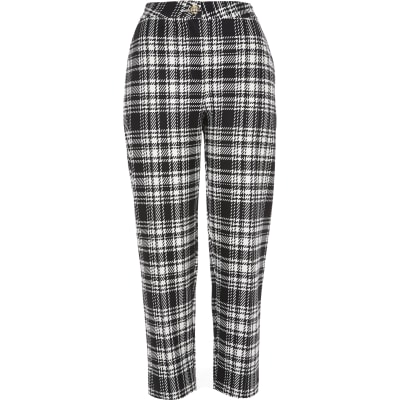 monochrome cigarette trousers