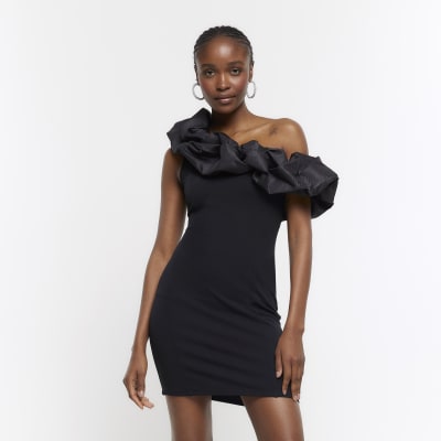 Black dress best sale off one shoulder