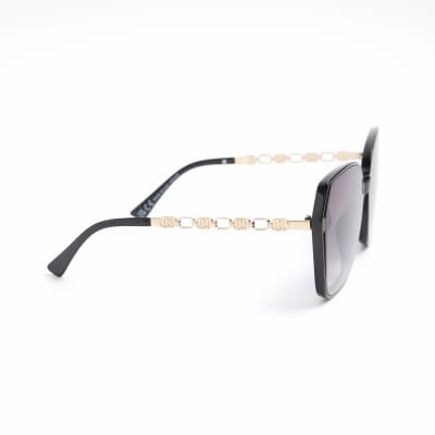 Black oversized round sunglasses