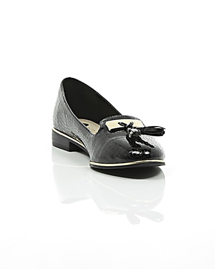 360 degree animation of product Black patent embossed loafers frame-5