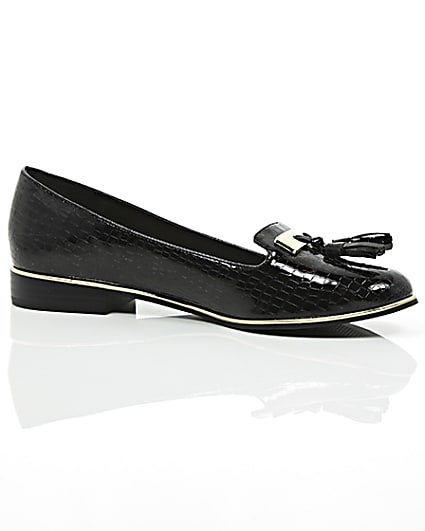 360 degree animation of product Black patent embossed loafers frame-8
