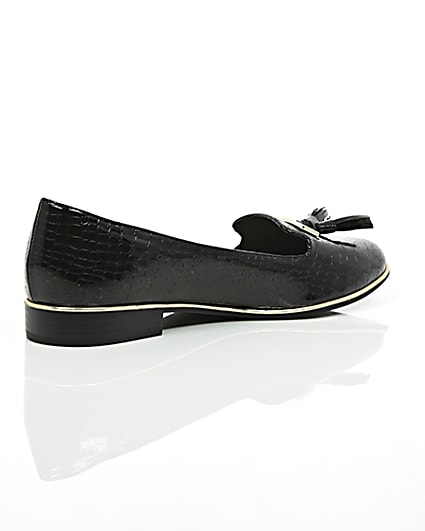 360 degree animation of product Black patent embossed loafers frame-12