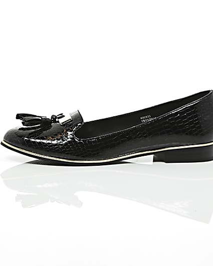 360 degree animation of product Black patent embossed loafers frame-22