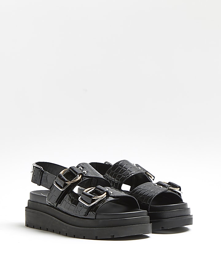 Black patent flatform sandals