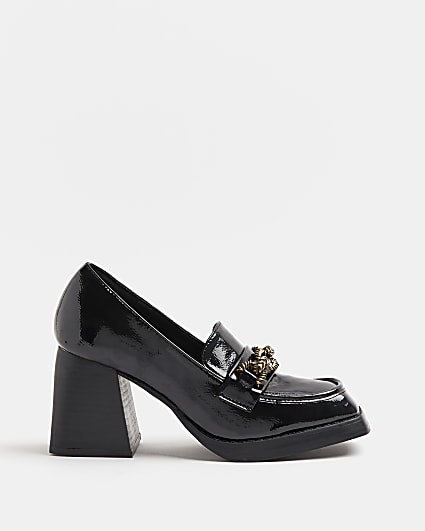 Black patent heeled shoes