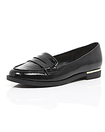 360 degree animation of product Black patent loafers frame-0