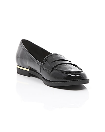 360 degree animation of product Black patent loafers frame-6