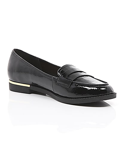 360 degree animation of product Black patent loafers frame-7