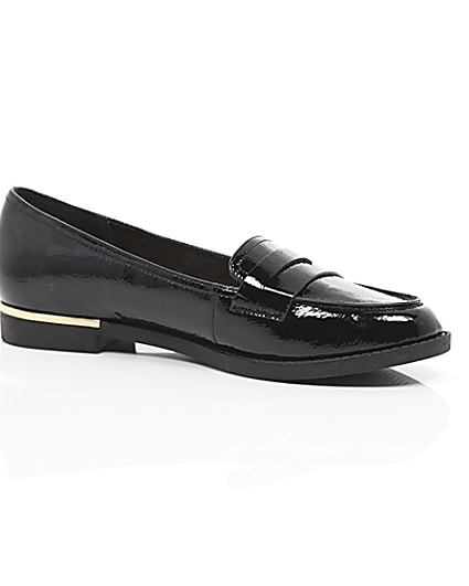 360 degree animation of product Black patent loafers frame-8