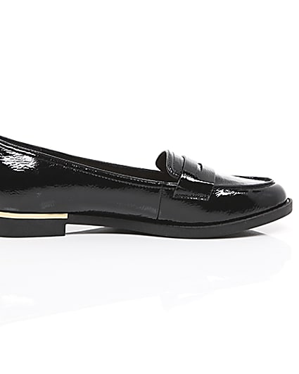360 degree animation of product Black patent loafers frame-10